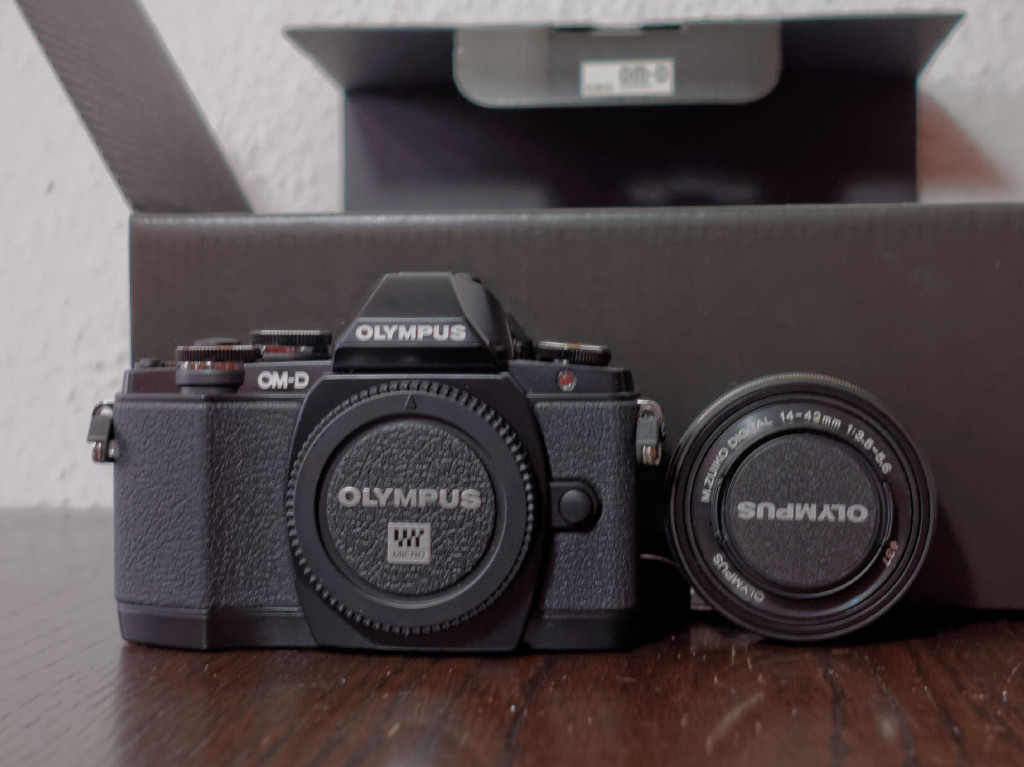 Olympus OM-D E-M10 & Olympus M.Zuiko Digital 14 - 42mm EZ