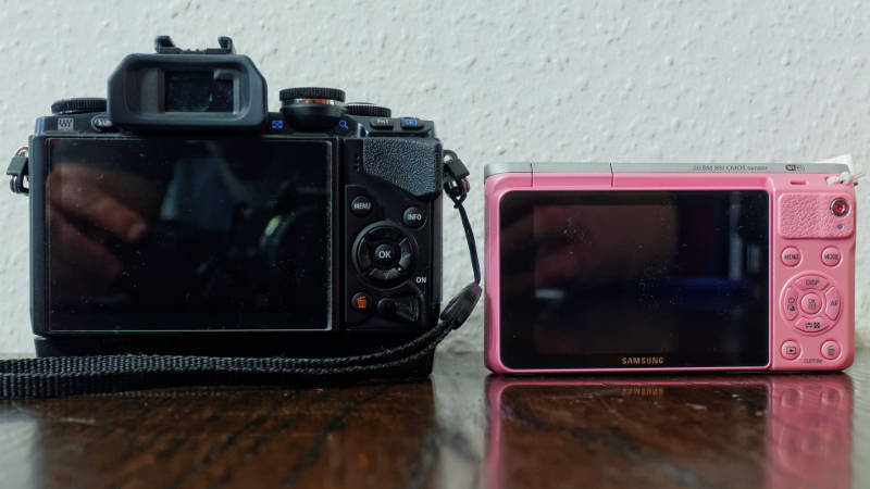 Samsung NX Mini und Olympus OM-D E-M10 im Vergleich