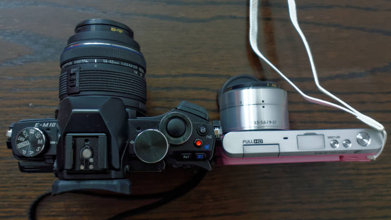 Mit NX-M 9-27mm OIS und M.Zuiko 14-42mm II